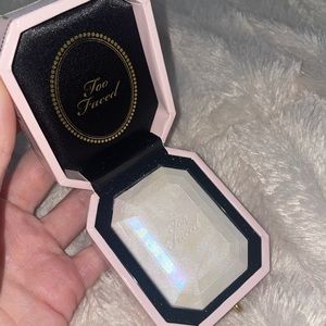Too Faced Highlighter